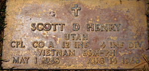 Scott D Henry