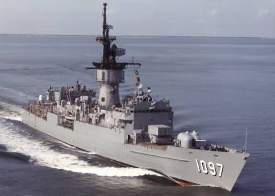 USS Moinester (FF-1097)