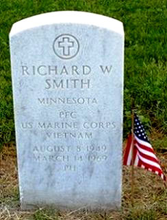 Richard W Smith